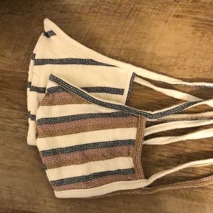 Adjustable tie masks